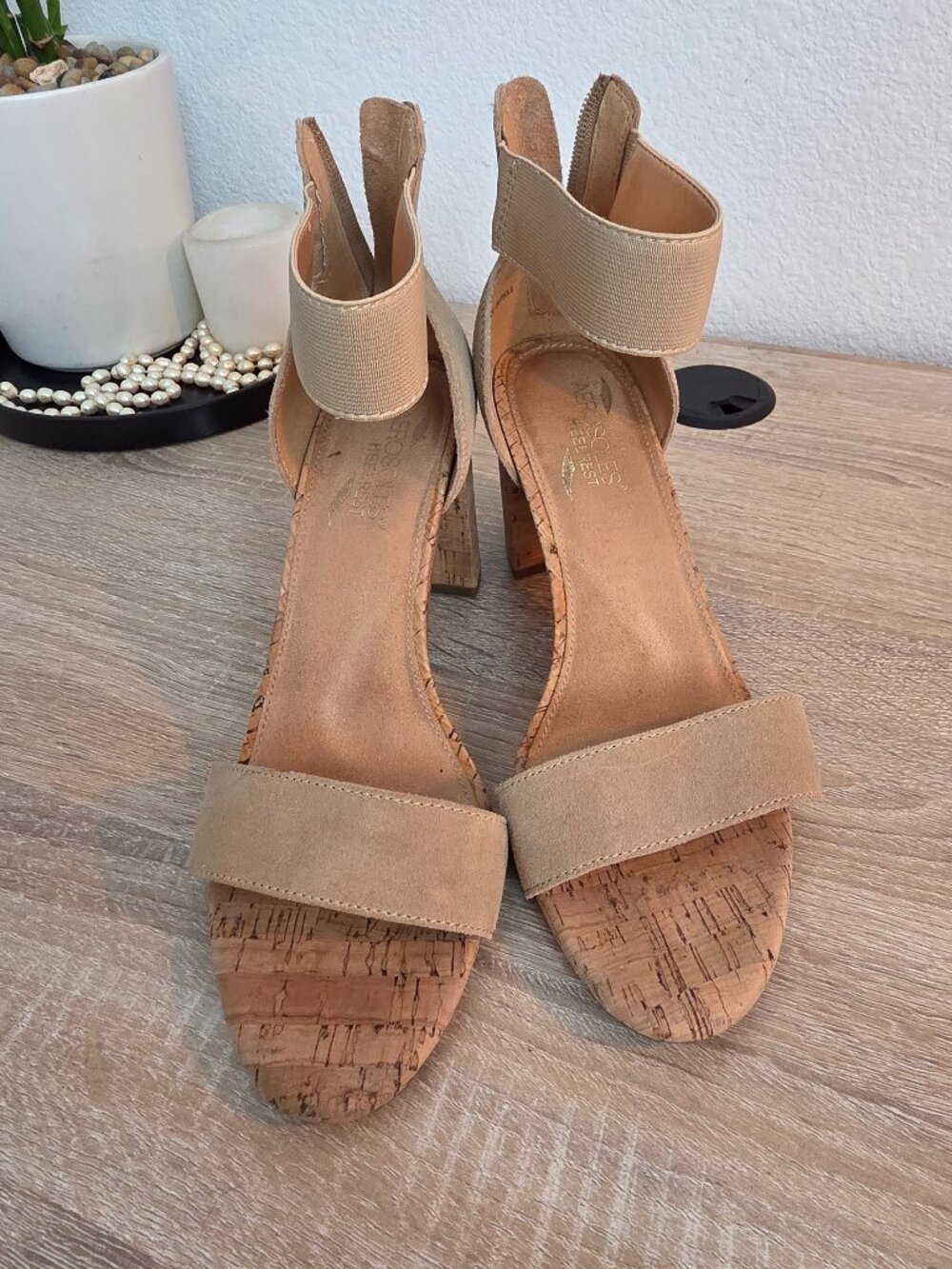 Worn once Aerosoles leather tan heeled sandals - Size 9